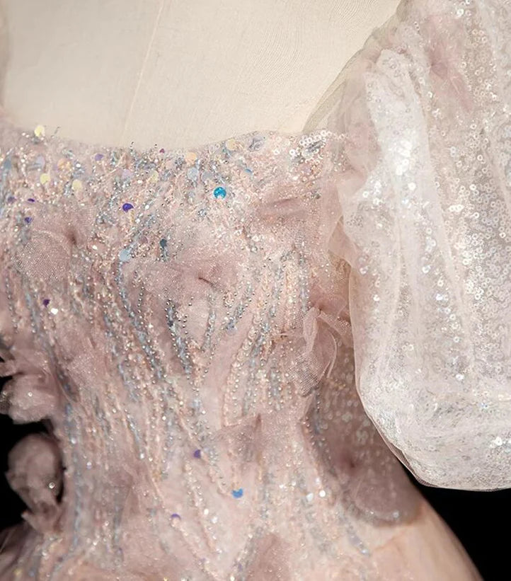 Vestido de fiesta largo de tul con lentejuelas y mangas cortas en color rosa